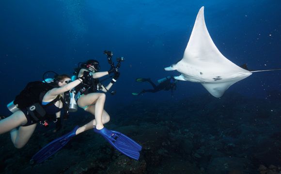 Amber and Emily with a ray