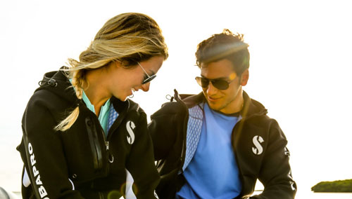 Woman and man in SCUBAPRO divewear