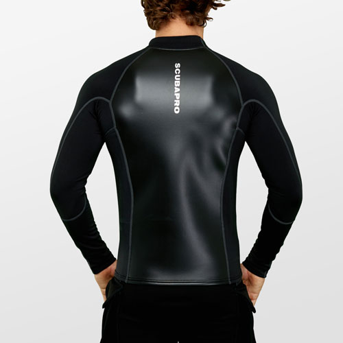 Back view of man wearing the SCUBAPRO Hybrid Top