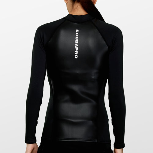 Back view of woman wearing the SCUBAPRO Hybrid Top