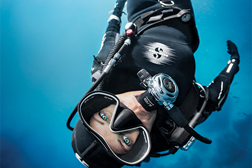 one of the smallest pressure gauges in the SCUBAPRO line