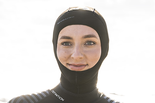 Face seal sits snugly on your face to minimize water transfer and heat loss