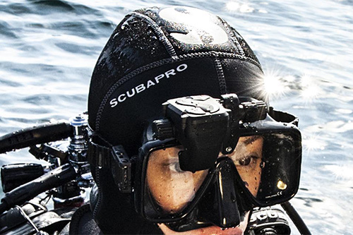 Double-edge seal provides a comfortable, watertight fit