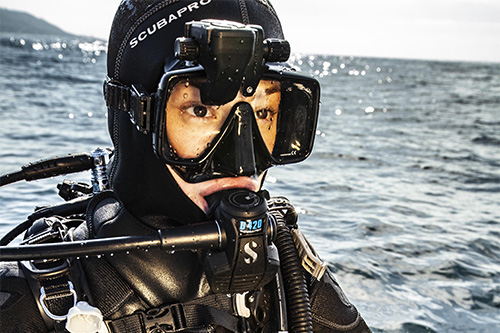 Rectangular-shaped mask that widens what you can see