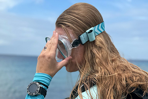 SCUBAPRO Comfort Straps are crafted to deliver added comfort and protect hair from tugs and pulls