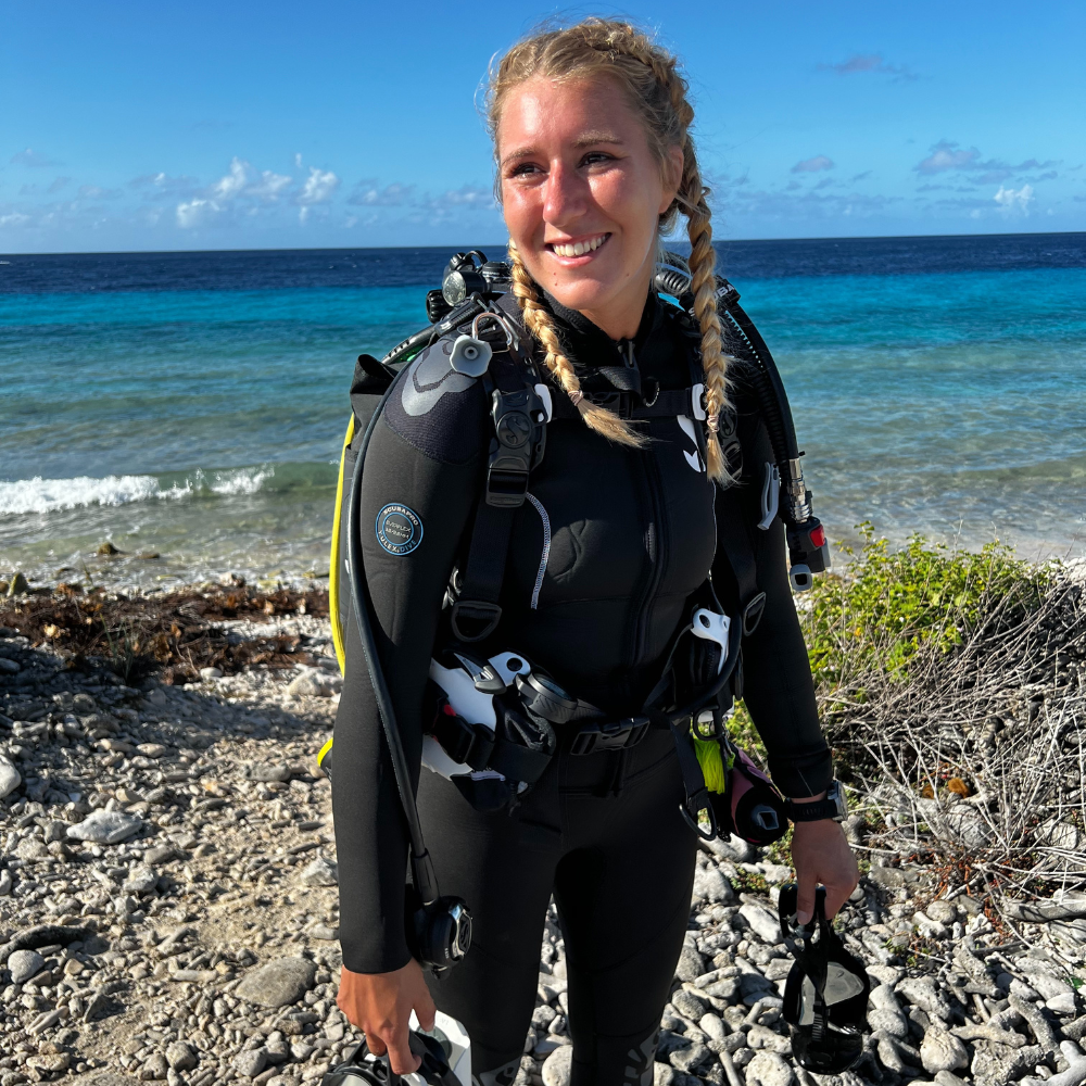 Kira Hartwigsen Global Dive Team