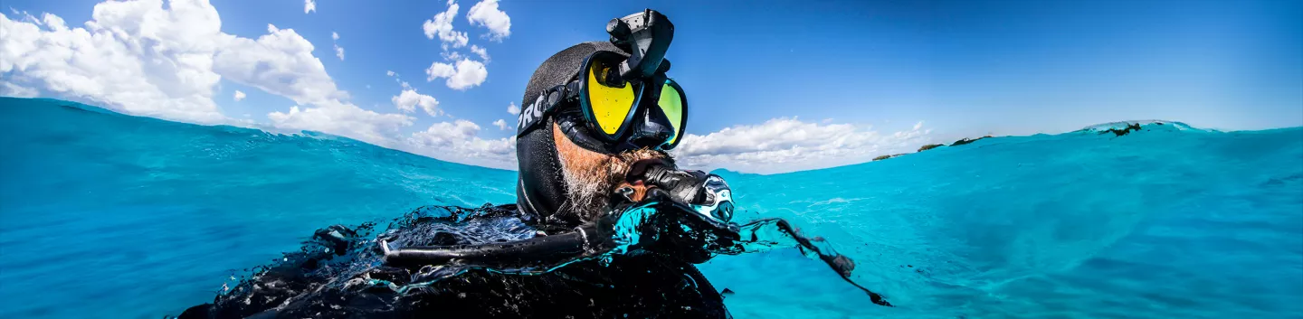 HUD Hands-Free Dive Computers